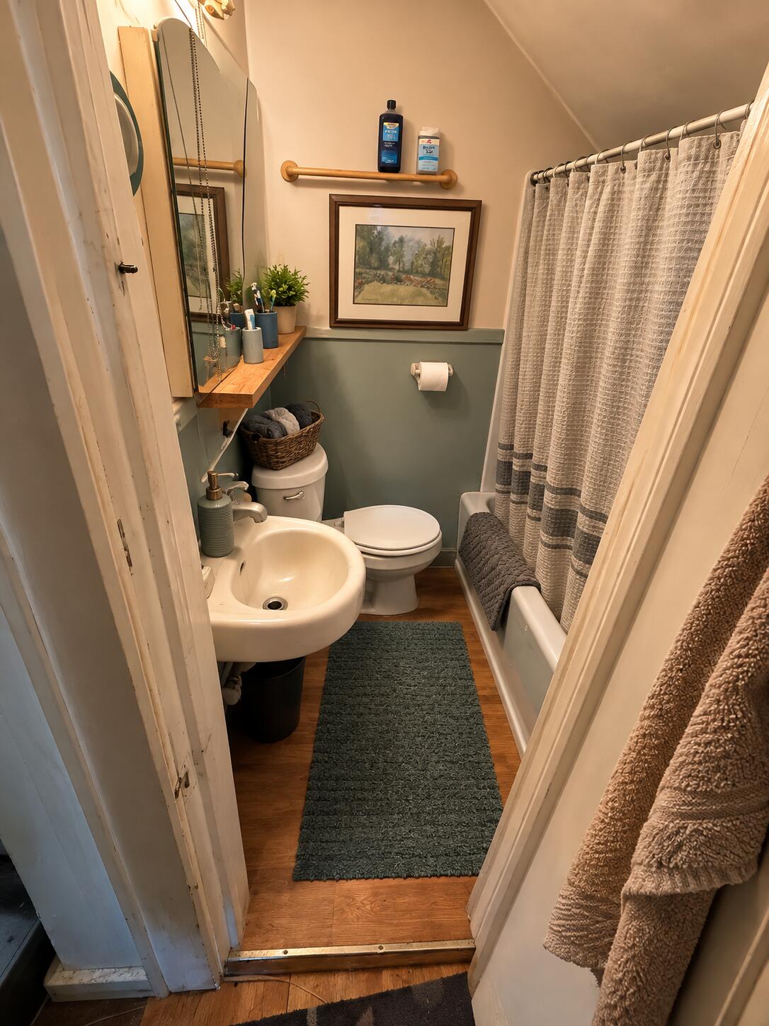 846 Dane Street Madison, WI 53713 - Photo 11 of 11 Upper Bathroom Edited