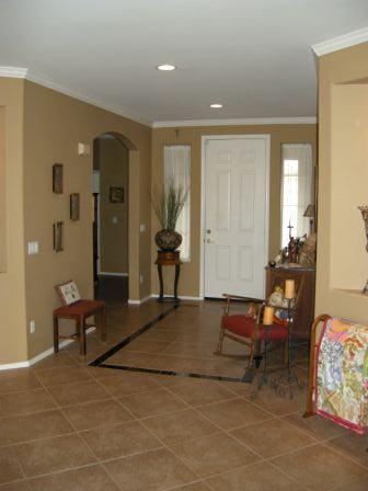 2424 West Carter Road Phoenix, AZ 85041 - Photo 4 of 27 Front Entryway
