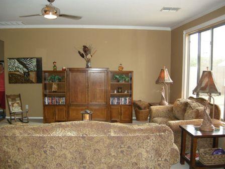 2424 West Carter Road Phoenix, AZ 85041 - Photo 5 of 27 Great Room