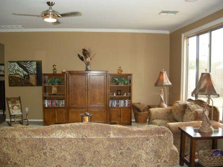 2424 West Carter Road Phoenix, AZ 85041 - Photo 6 of 27 Great Room
