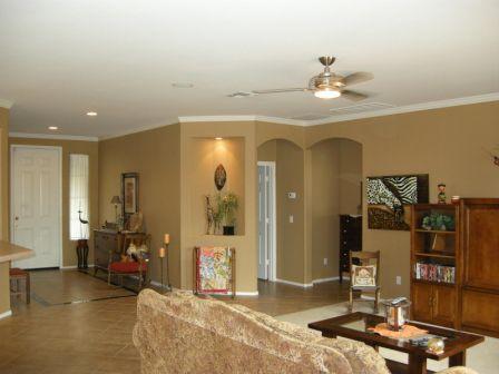 2424 West Carter Road Phoenix, AZ 85041 - Photo 7 of 27 Great Room