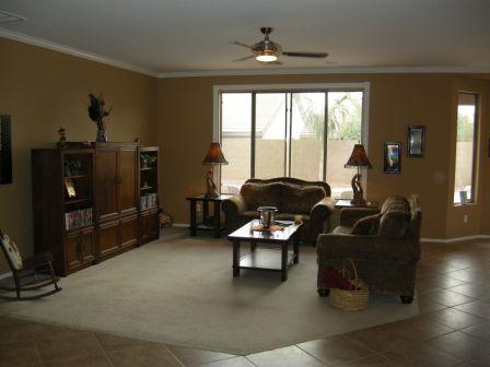 2424 West Carter Road Phoenix, AZ 85041 - Photo 8 of 27 Great Room
