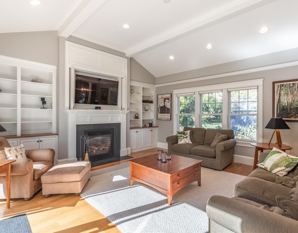 8 Blossom Street Lexington, MA 02421 - Photo 16 of 42 Gallery Image 16