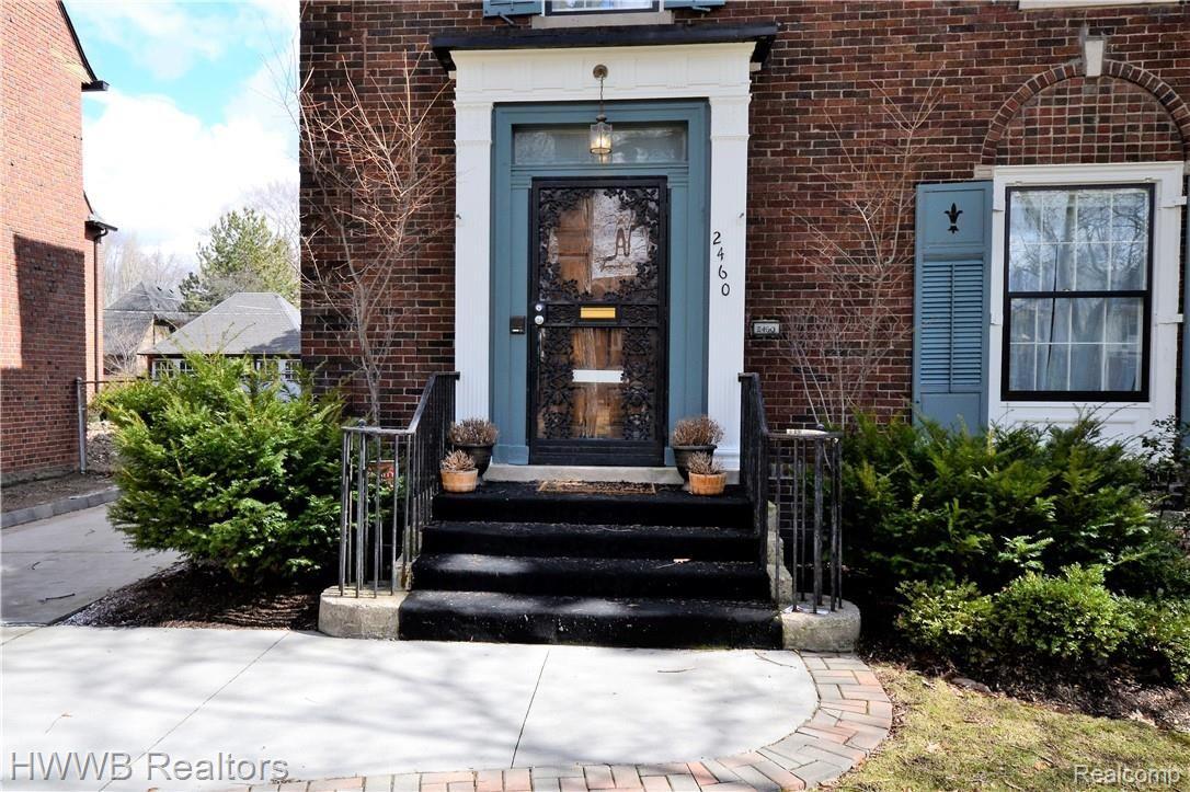 2460 Seminole Street Detroit, MI 48214 - Photo 25 of 31 Front Porch
