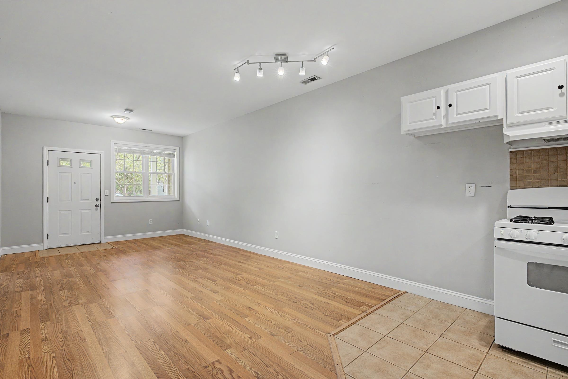 95 Court Street, Unit 8 Exeter, NH 03833 - Photo 6 of 22 Gallery Image 6