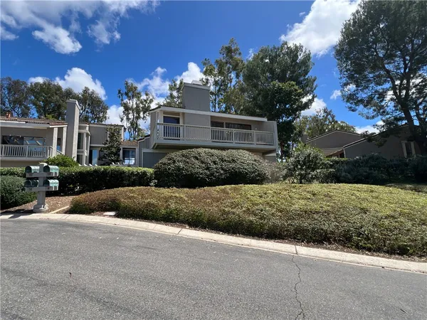 $6,400 | 8 Valley View, Irvine, CA 92612