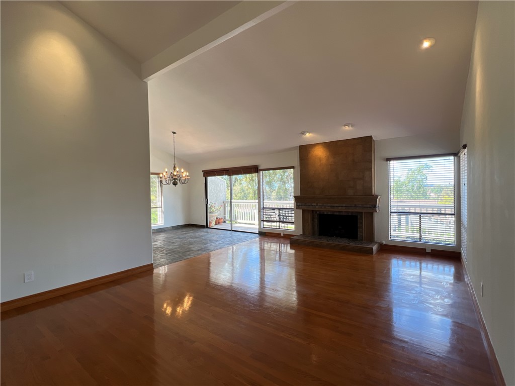 8 Valley View Irvine, CA 92612 - Photo 20 of 49 Living Room