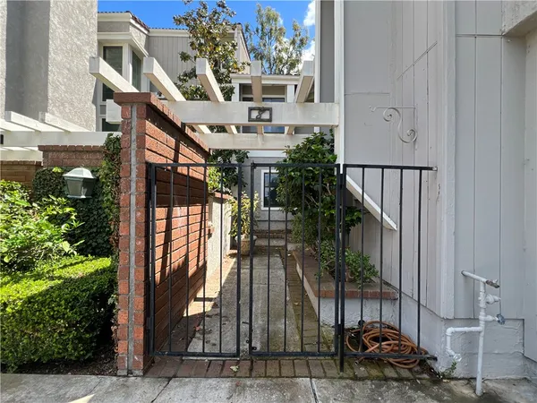 $6,400 | 8 Valley View, Irvine, CA 92612