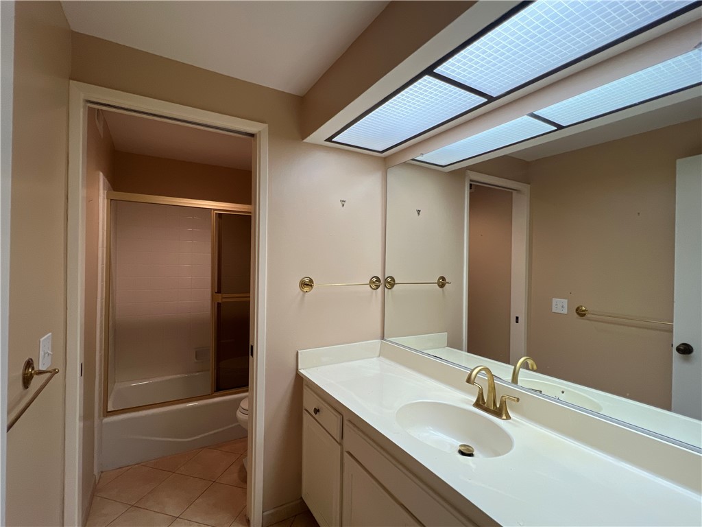 8 Valley View Irvine, CA 92612 - Photo 38 of 49 Bathroom 2