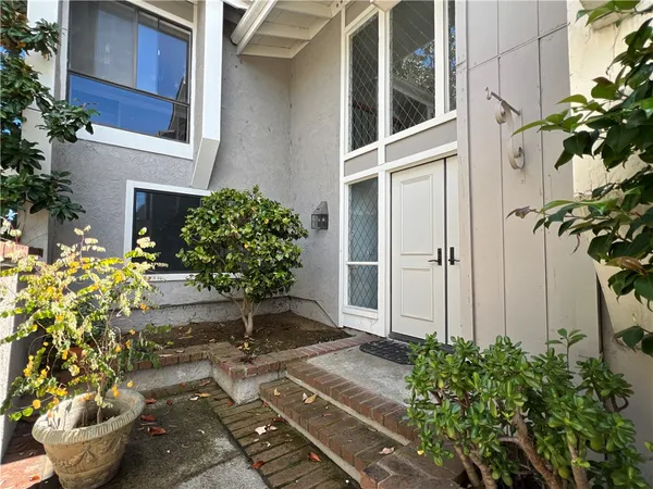 $6,400 | 8 Valley View, Irvine, CA 92612