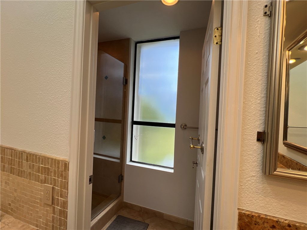 8 Valley View Irvine, CA 92612 - Photo 47 of 49 Primary Bathroom