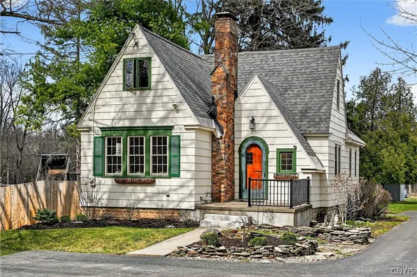 $345,000 | 6029 East Seneca Turnpike, De Witt, NY 13078