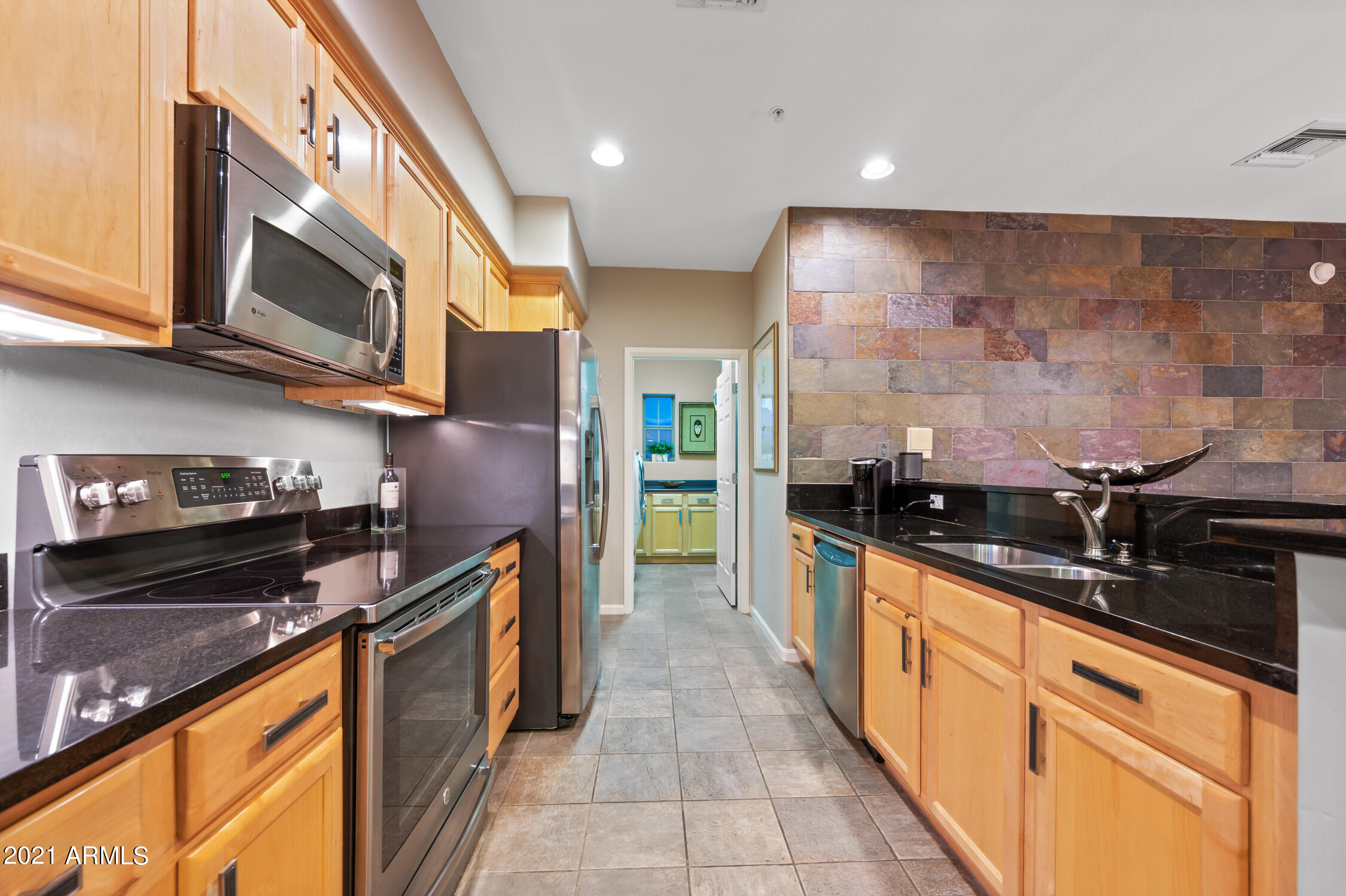 3935 East Rough Rider Road, Unit 1077 Phoenix, AZ 85050 - Photo 5 of 35 ocupix-3935ERRR1077-27