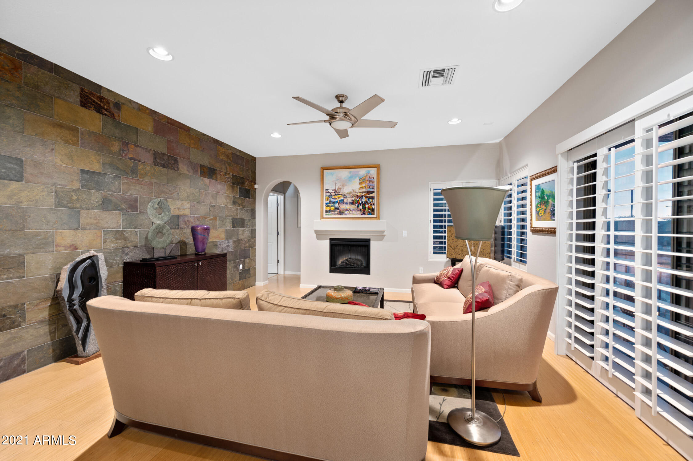 3935 East Rough Rider Road, Unit 1077 Phoenix, AZ 85050 - Photo 7 of 35 ocupix-3935ERRR1077-31