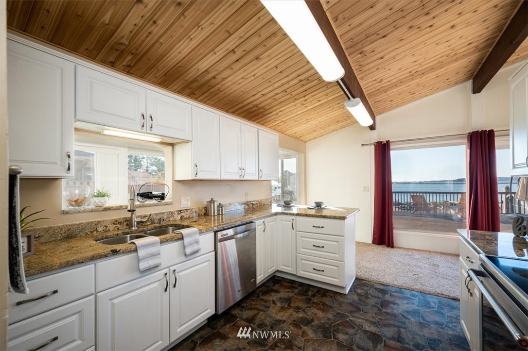 3443 Robertson Road Bellingham, WA 98226 - Photo 10 of 39 Gallery Image 10