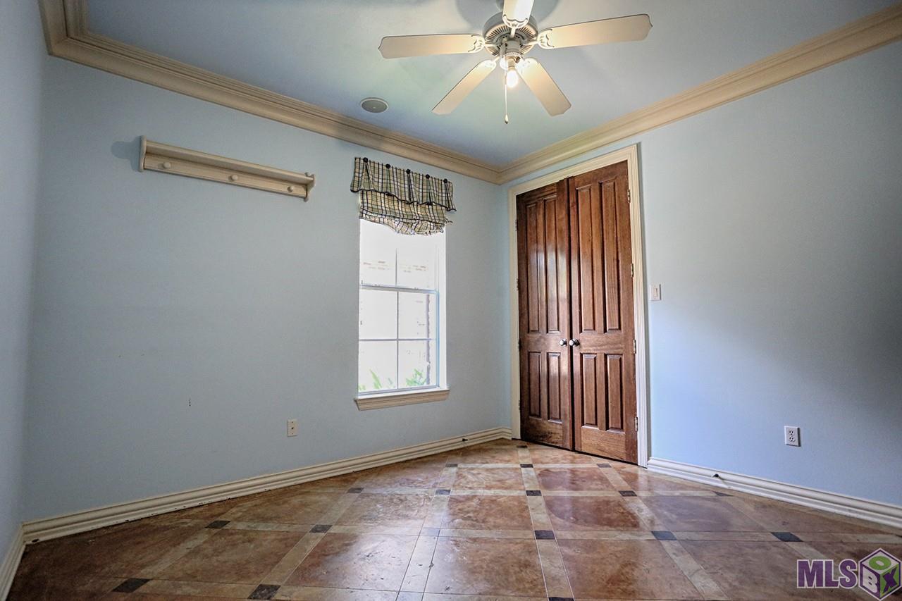 19417 Point O' Woods Court Baton Rouge, LA 70809 - Photo 32 of 36