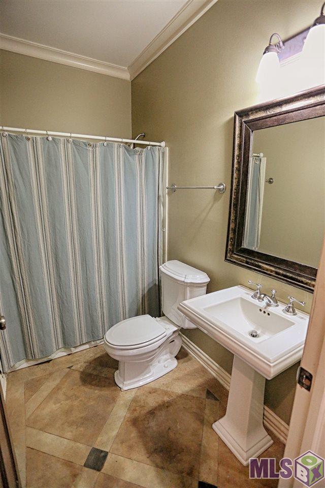 19417 Point O' Woods Court Baton Rouge, LA 70809 - Photo 33 of 36