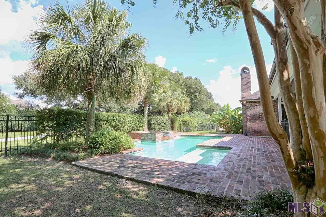 19417 Point O' Woods Court Baton Rouge, LA 70809 - Photo 5 of 36