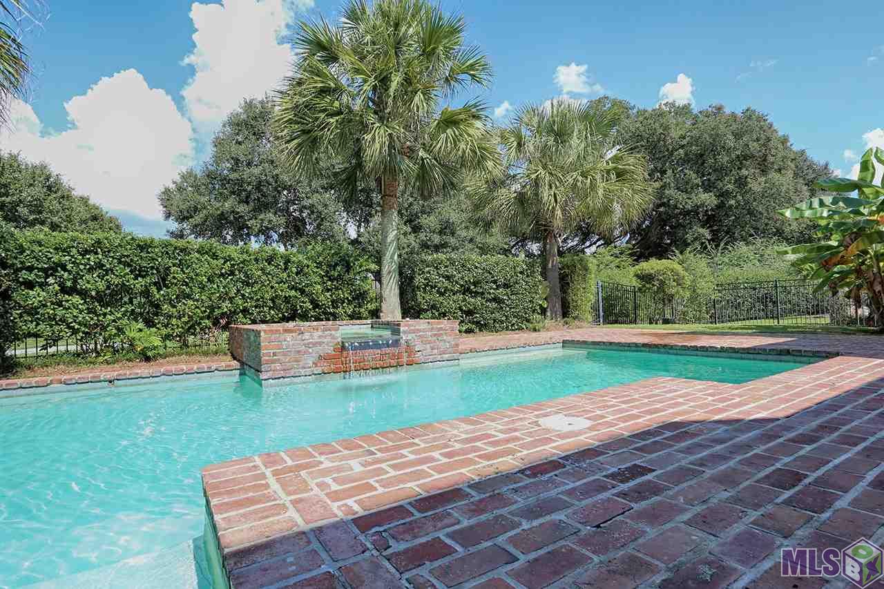 19417 Point O' Woods Court Baton Rouge, LA 70809 - Photo 9 of 36