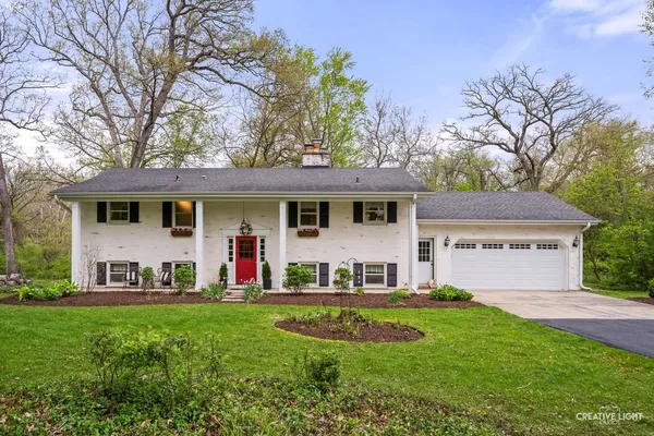 $599,999 | 41W880 White Oak Lane, St. Charles, IL 60175