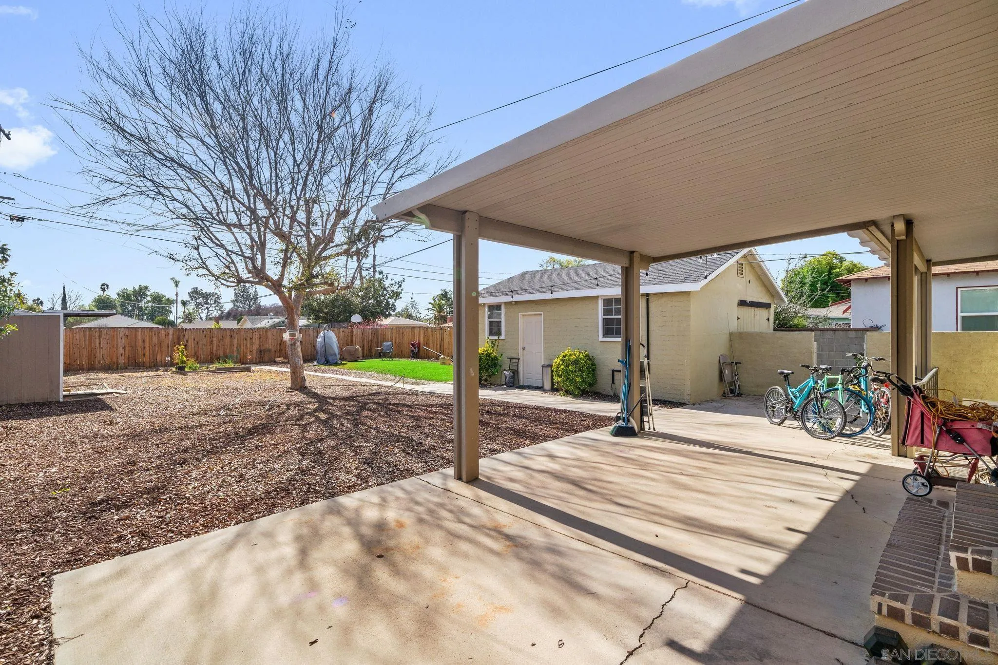 4544 Edgewood Place Riverside, CA 92506 - Photo 15 of 29 a house with yard in front of it