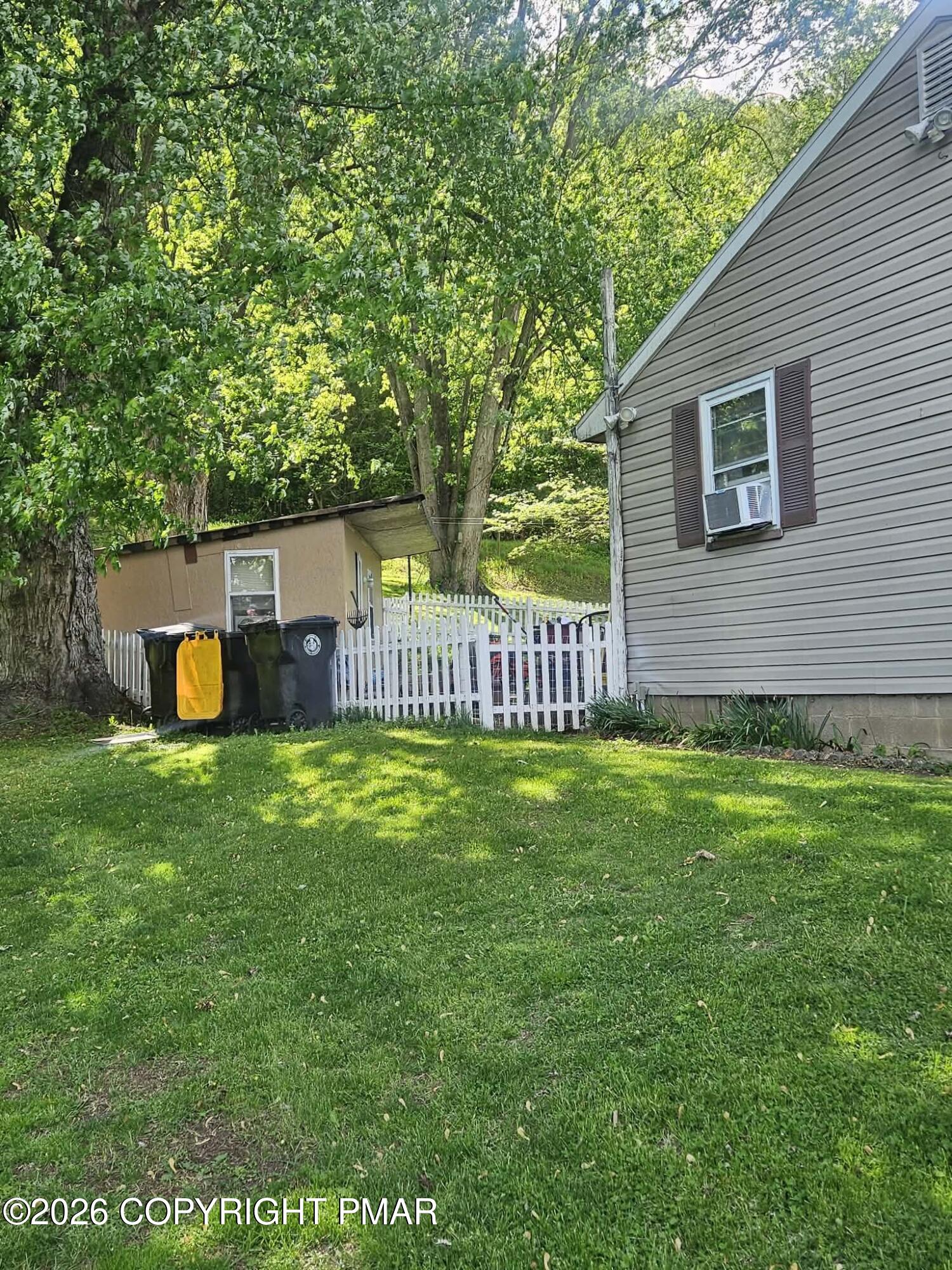 438 Slateford Road Mount Bethel, PA 18343 - Photo 4 of 21 8a2b8b22-44e6-4ba3-8bab-bfa0e5718e1d