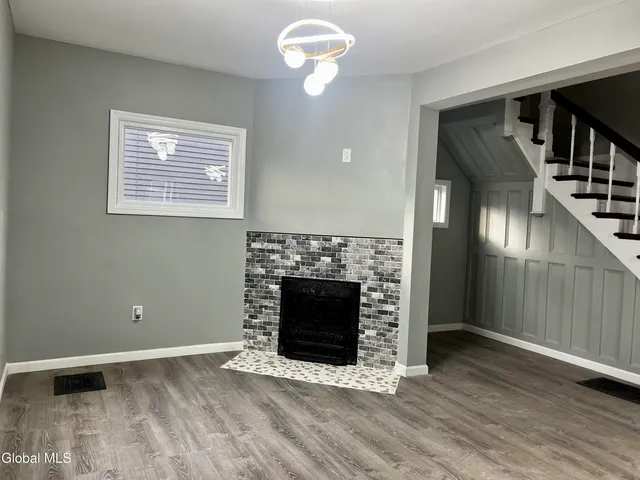 $2,800 | 206 Catherine Street, Scotia, NY 12302