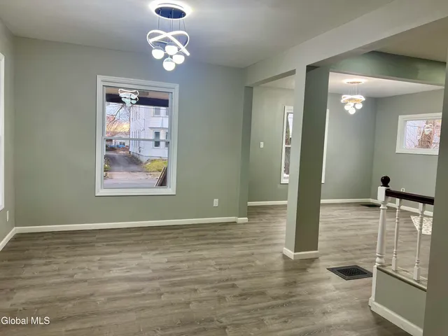 $2,800 | 206 Catherine Street, Scotia, NY 12302