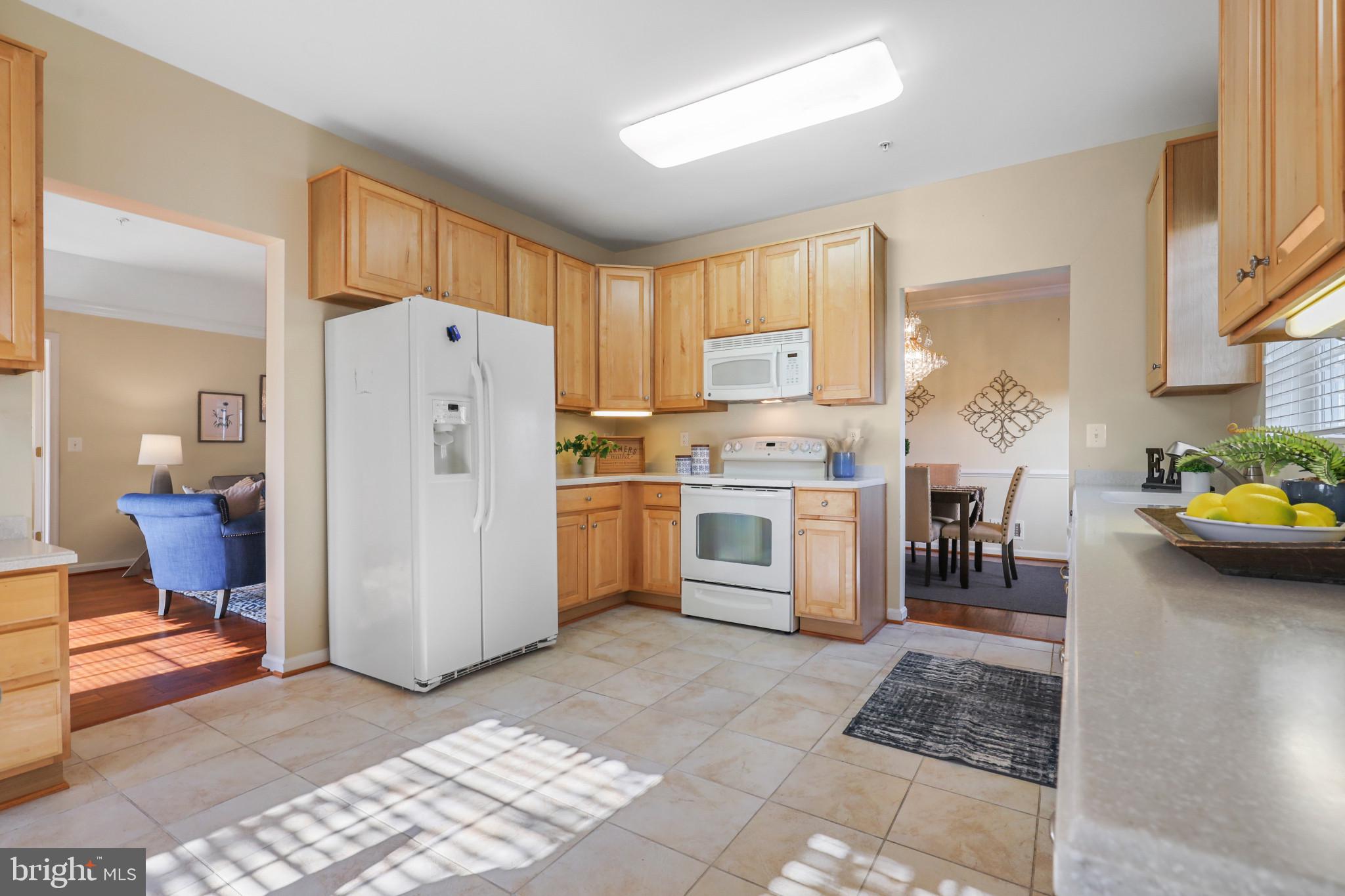 7315 Brookview Road, Unit 106 Elkridge, MD 21075 - Photo 17 of 47 Corian countertops