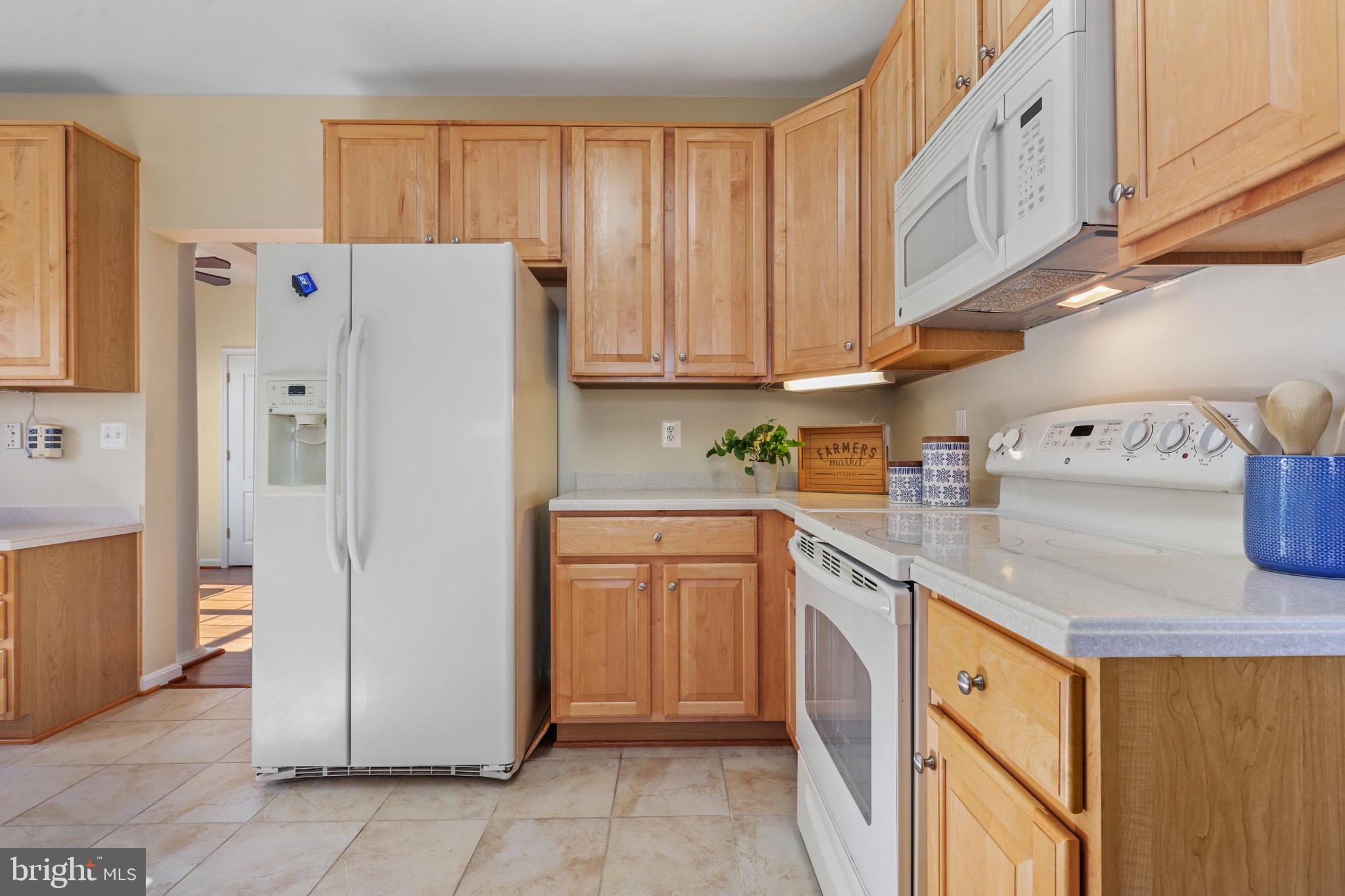 7315 Brookview Road, Unit 106 Elkridge, MD 21075 - Photo 18 of 47 All appliances convey