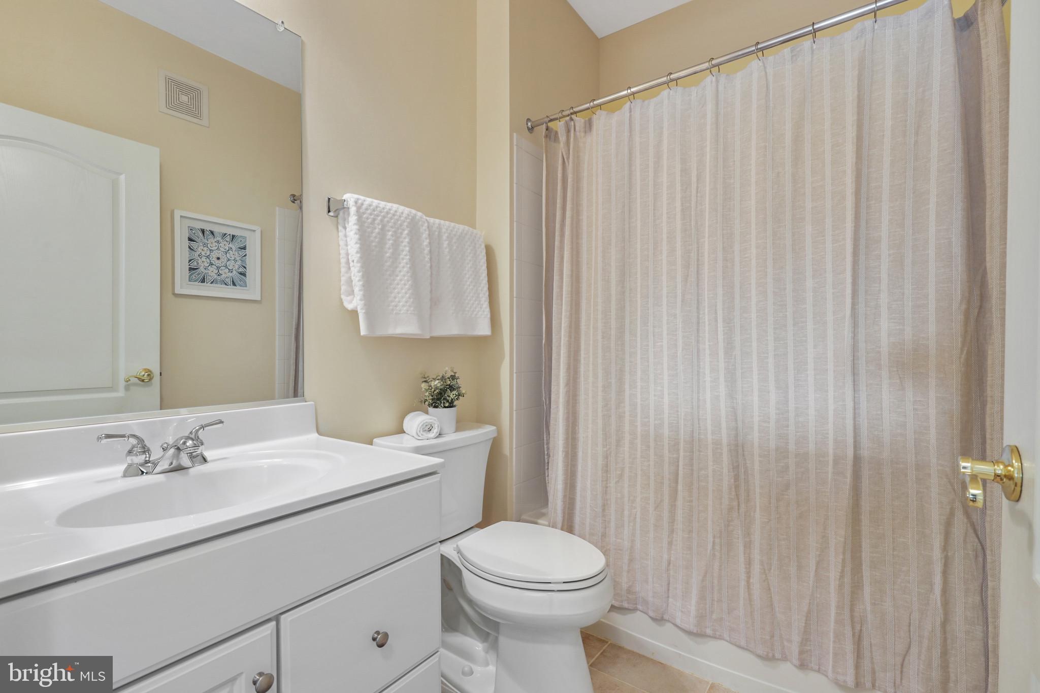 7315 Brookview Road, Unit 106 Elkridge, MD 21075 - Photo 36 of 47 Guest bath next to BR 2