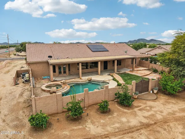 $940,000 | 512 East Jordon Lane, Phoenix, AZ 85086