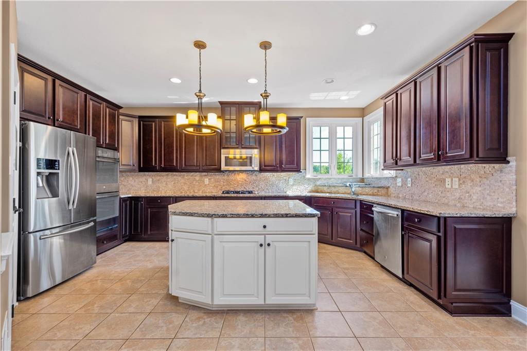 220 Taylor Ridge Lane Mars, PA 16046 - Photo 9 of 25 Gallery Image 9