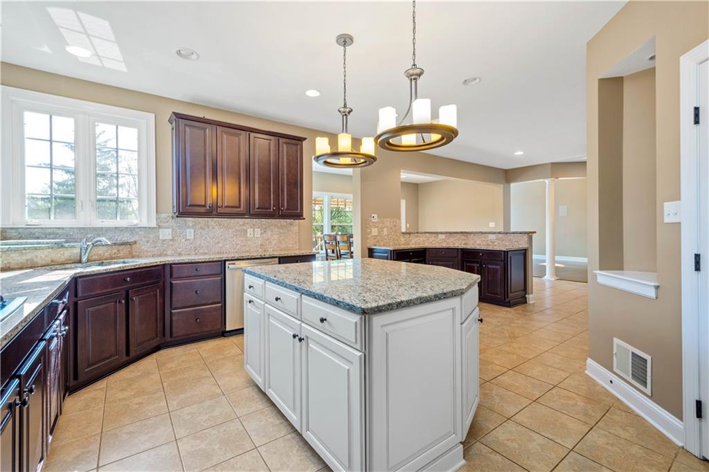 220 Taylor Ridge Lane Mars, PA 16046 - Photo 10 of 25 Gallery Image 10