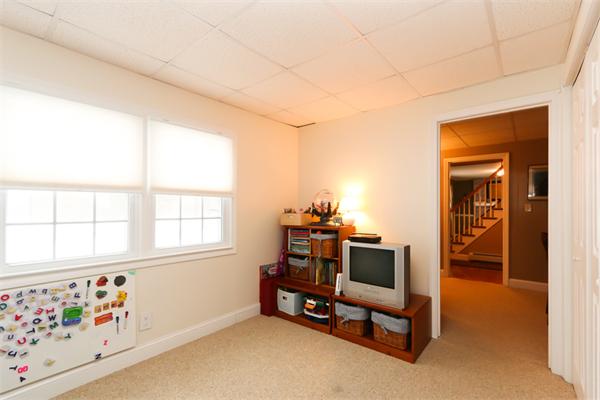 46 Sonning Road Beverly, MA 01915 - Photo 15 of 29 Gallery Image 15