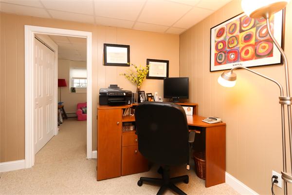 46 Sonning Road Beverly, MA 01915 - Photo 17 of 29 Gallery Image 17