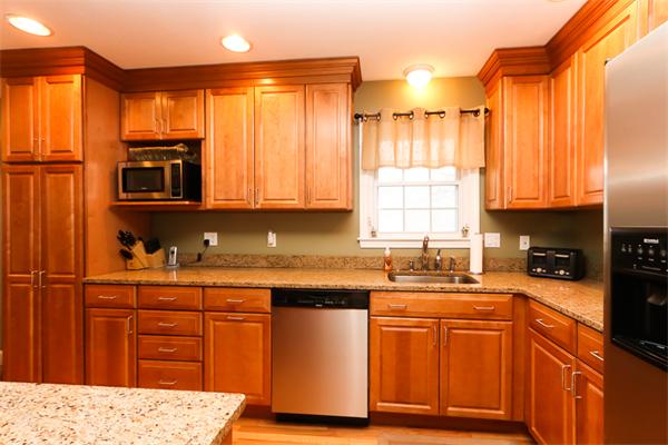 46 Sonning Road Beverly, MA 01915 - Photo 2 of 29 Gallery Image 2
