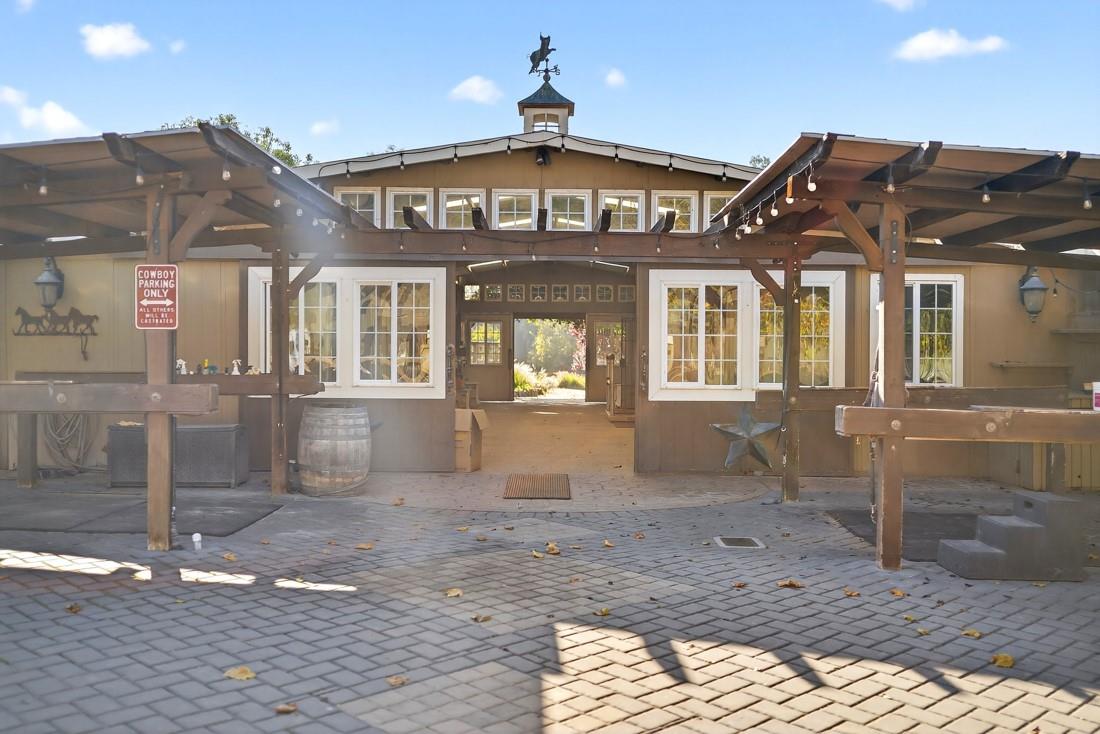 3970 Leavesley Road Gilroy, CA 95020 - Photo 12 of 52