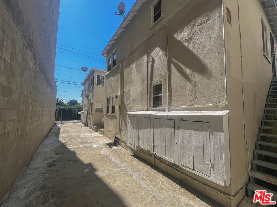 3406 Virginia Road Los Angeles, CA 90016 - Photo 19 of 20 Gallery Image 19