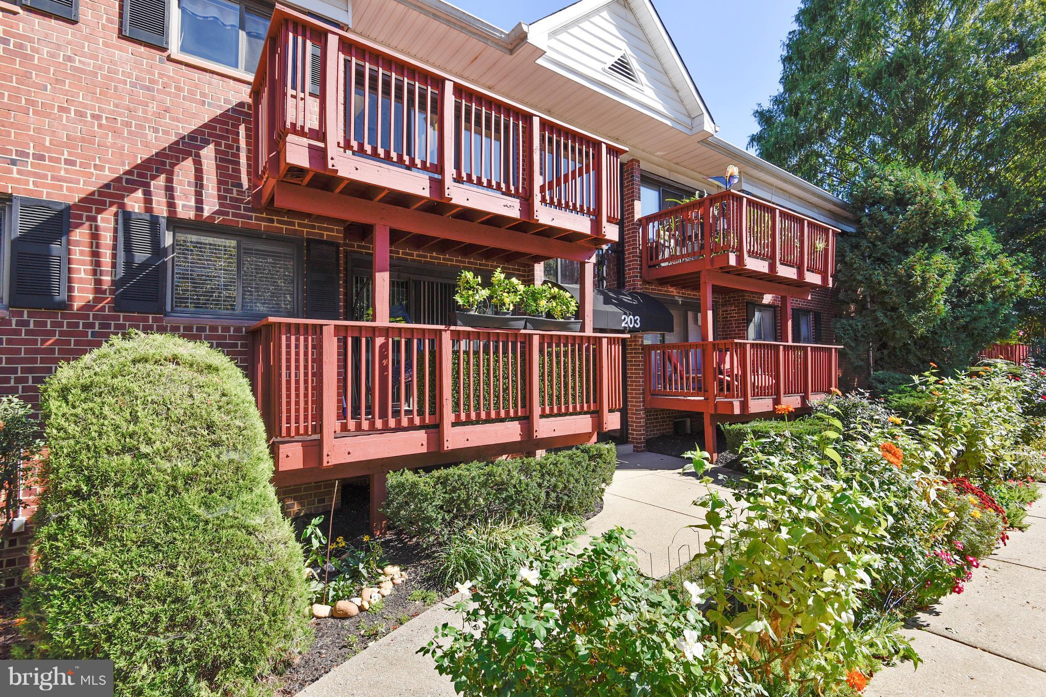 203 Skyhill Road, Unit 7 Alexandria, VA 22314 - Photo 1 of 20 Exterior (Front)