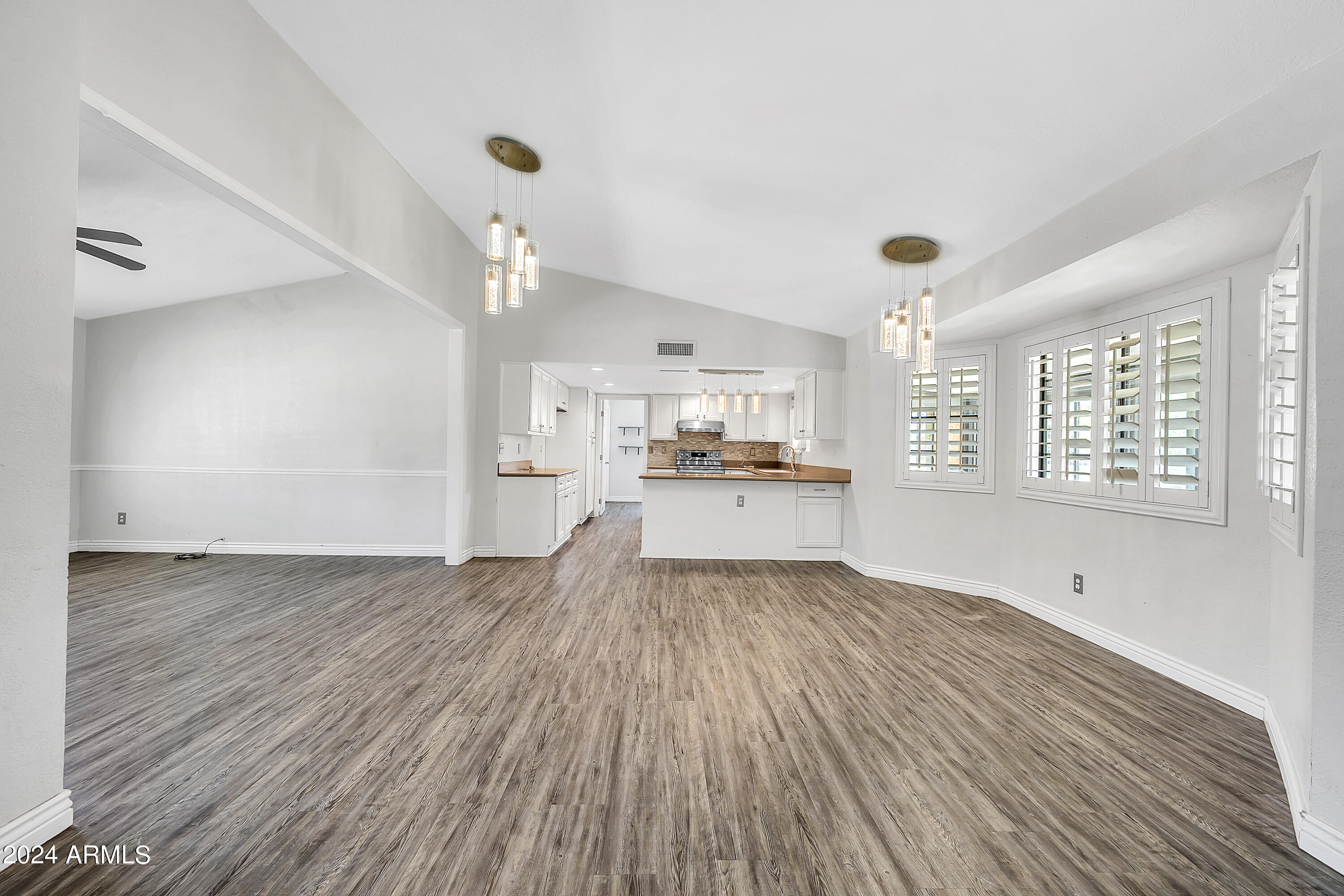 21406 South Greenfield Road Gilbert, AZ 85298 - Photo 10 of 49 Eat In Kitchen