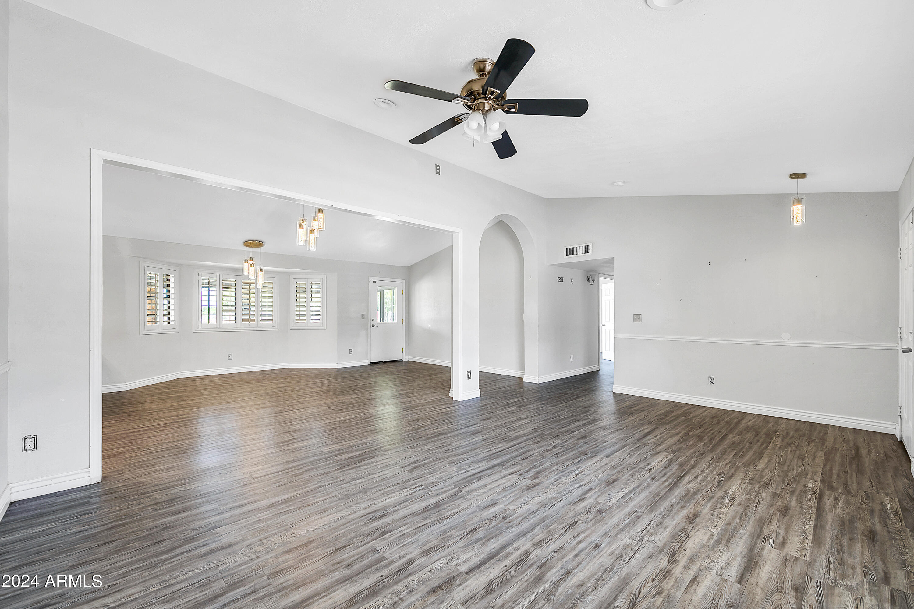 21406 South Greenfield Road Gilbert, AZ 85298 - Photo 11 of 49 Family Room Open To Living Room