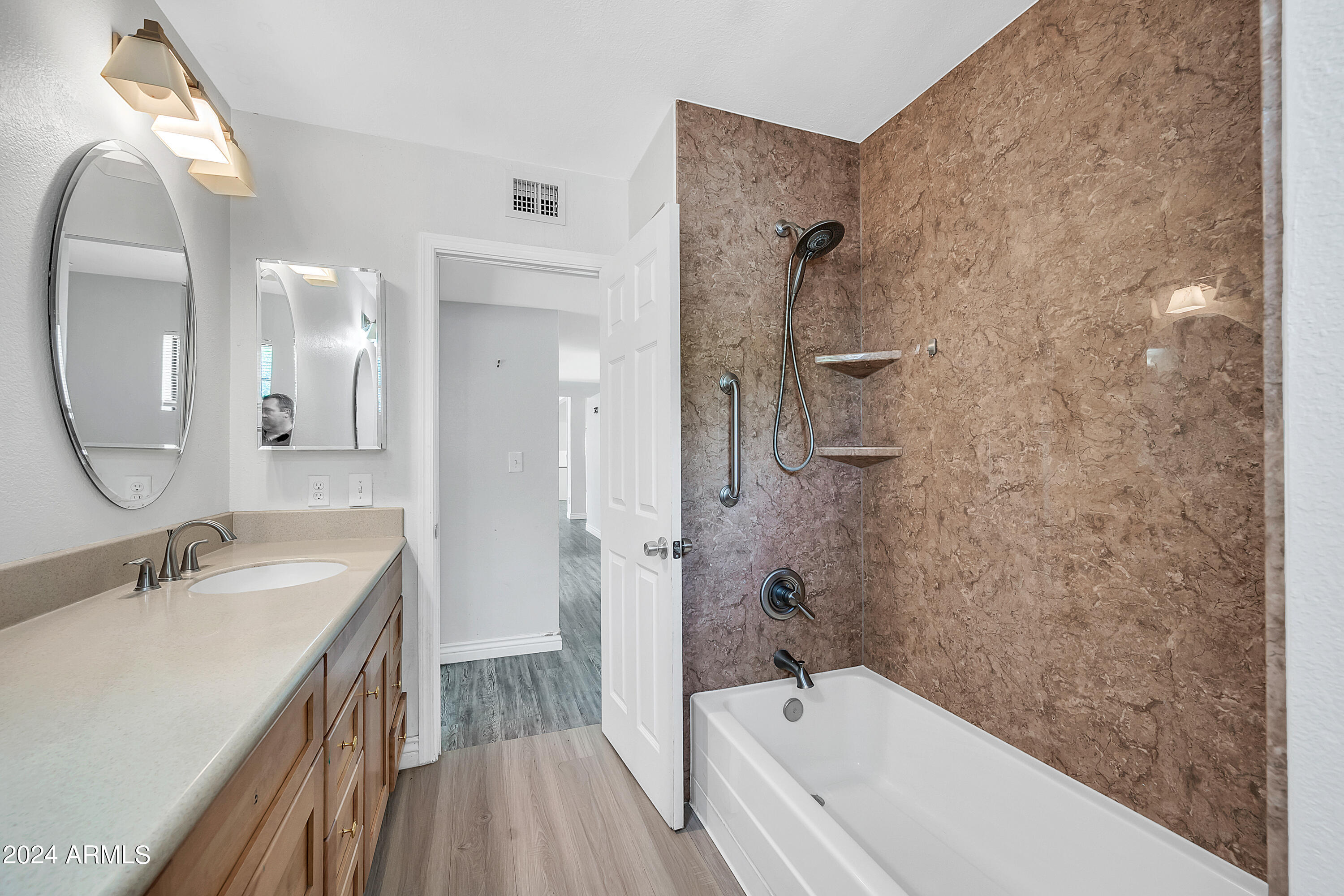21406 South Greenfield Road Gilbert, AZ 85298 - Photo 26 of 49 Guest Bathroom