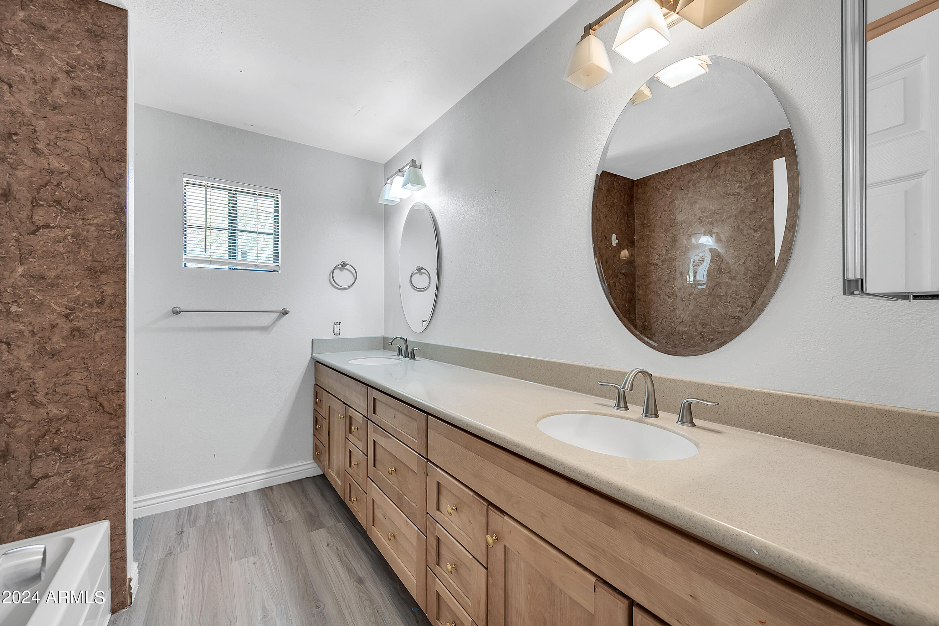 21406 South Greenfield Road Gilbert, AZ 85298 - Photo 27 of 49 Guest Bathroom