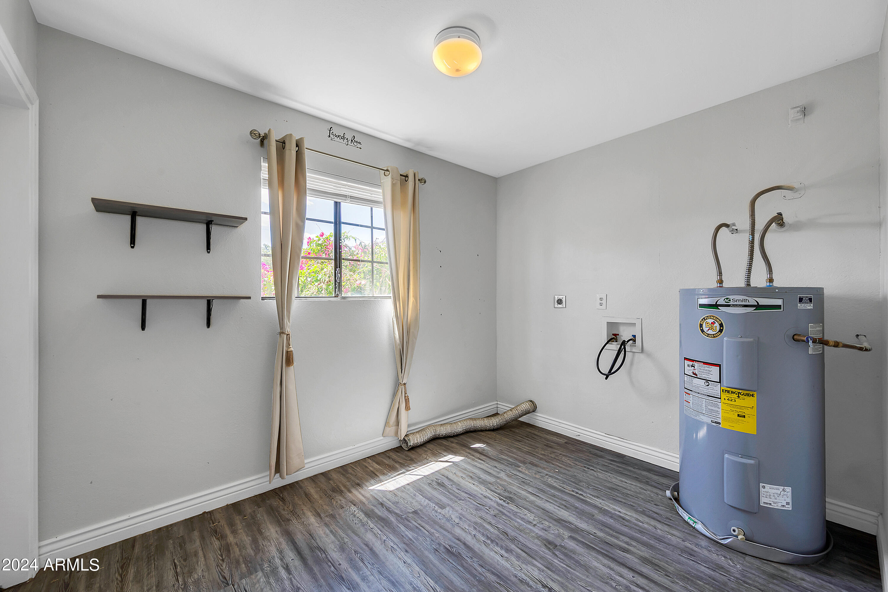 21406 South Greenfield Road Gilbert, AZ 85298 - Photo 31 of 49 Laundry Room