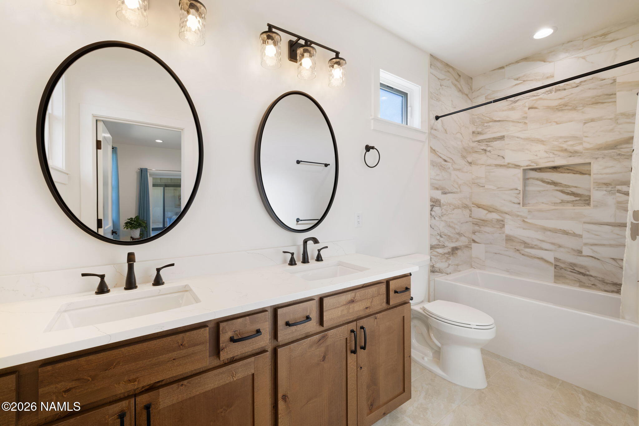 2672 Ridgewood Way Williams, AZ 86046 - Photo 24 of 57 En suite bathroom