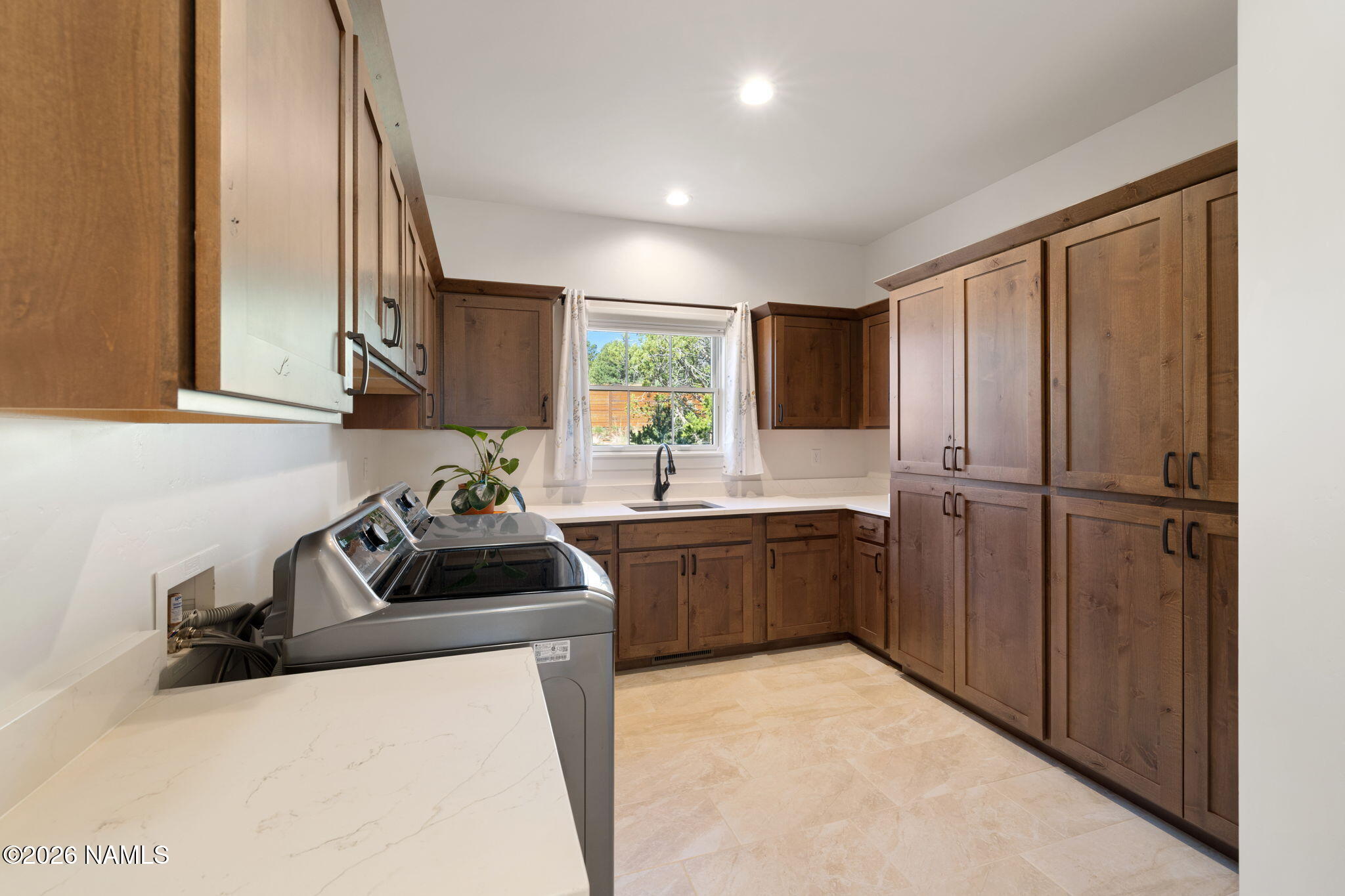 2672 Ridgewood Way Williams, AZ 86046 - Photo 33 of 57 Large laundry with built in storage