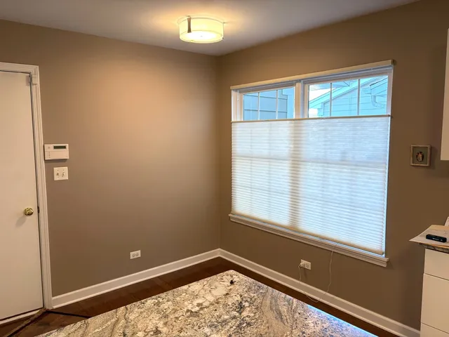 $359,900 | 607 Kingsbridge Drive, Carol Stream, IL 60188