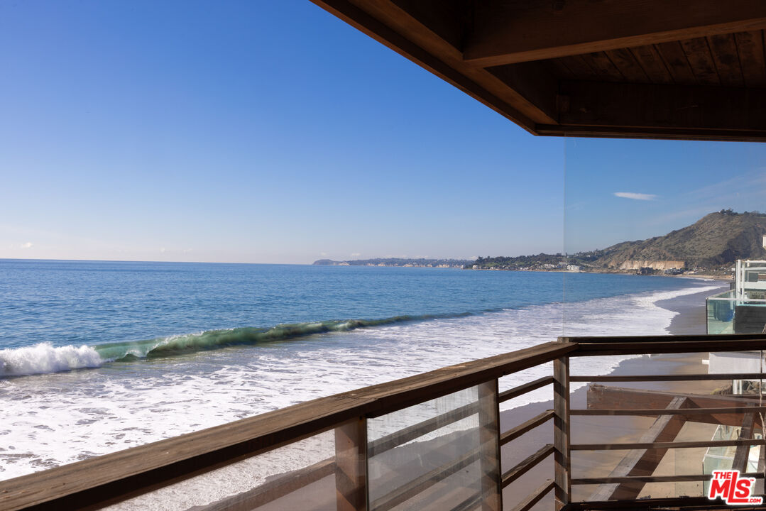 25266 Malibu Road Malibu, CA 90265 - Photo 6 of 15 a view of a backyard and a tub