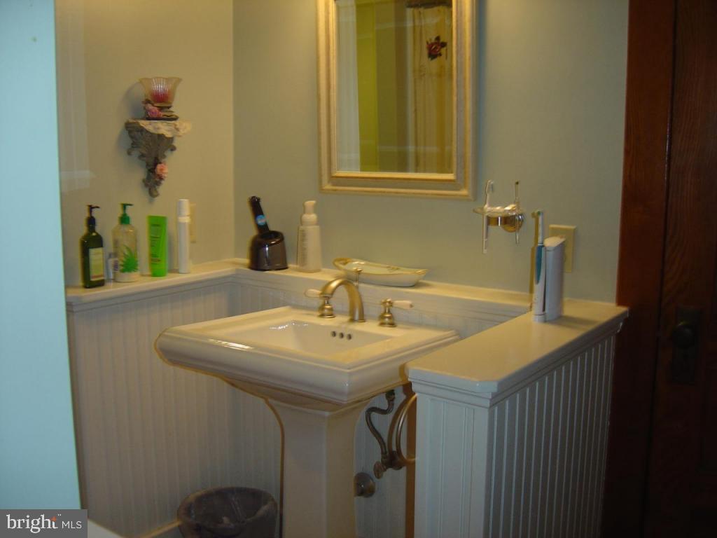 330 South Broad Street Lititz, PA 17543 - Photo 13 of 16